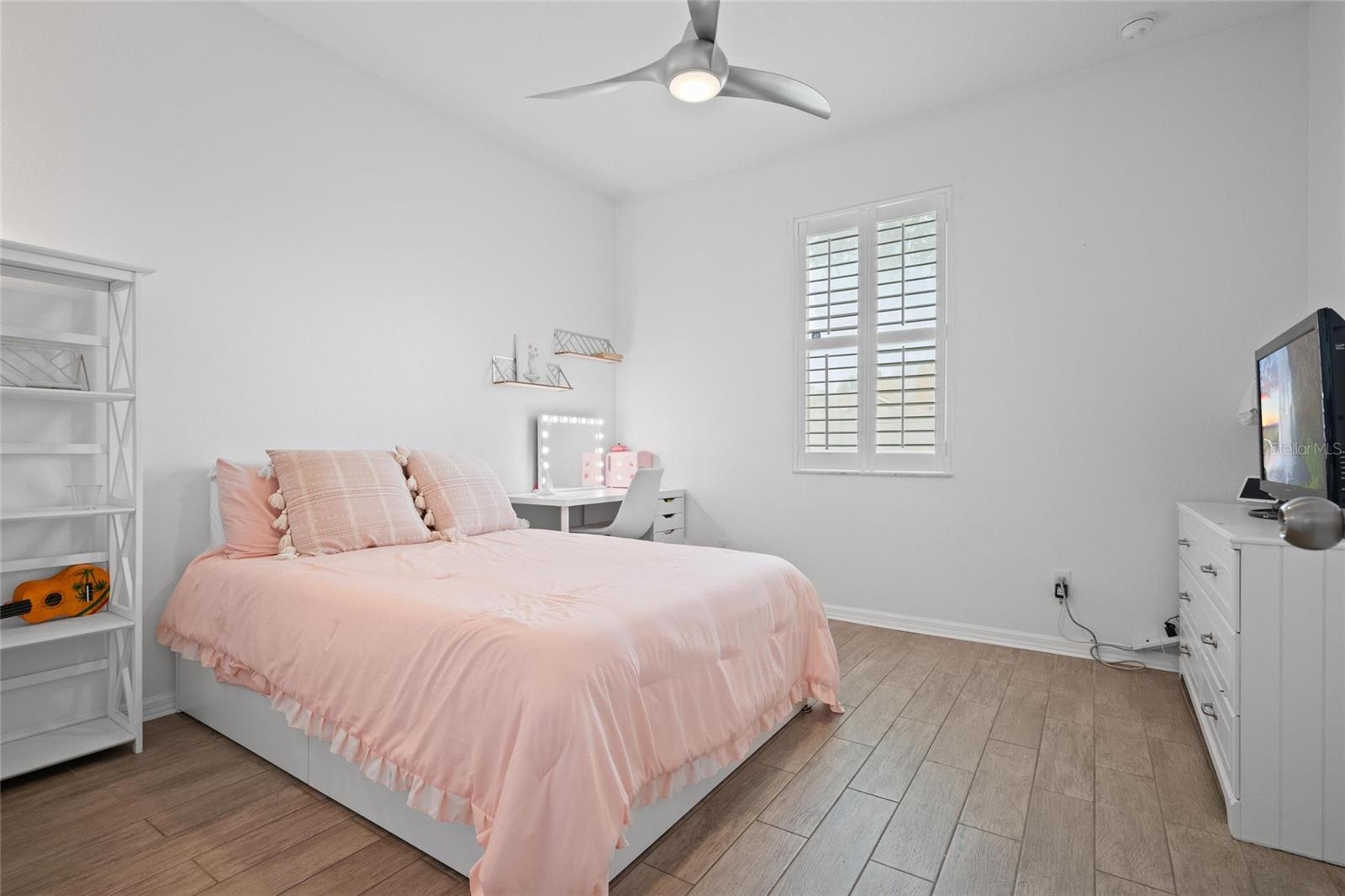 Listing photo id 20 for 13180 Kensington Isle Way