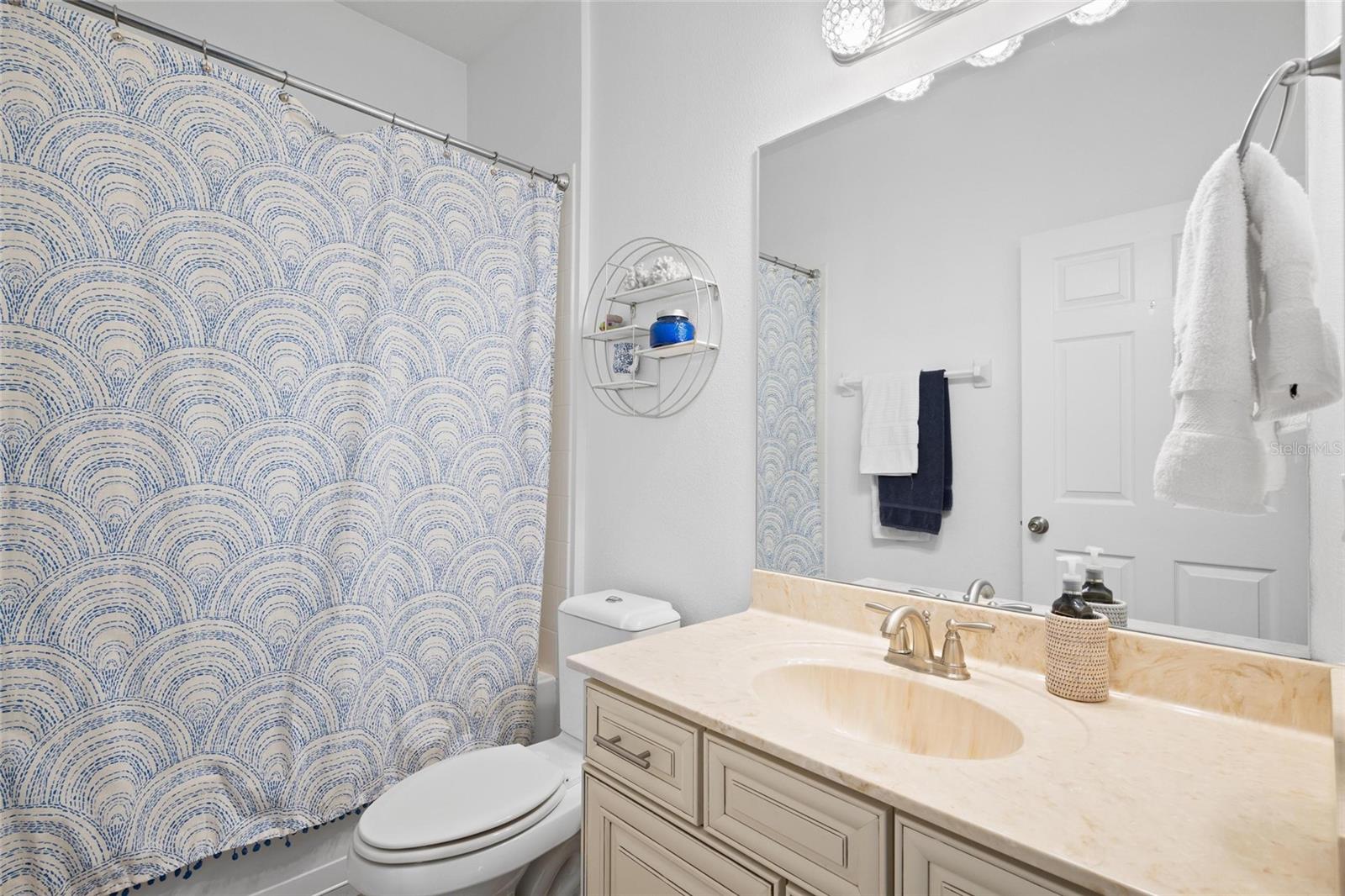 Listing photo id 21 for 13180 Kensington Isle Way