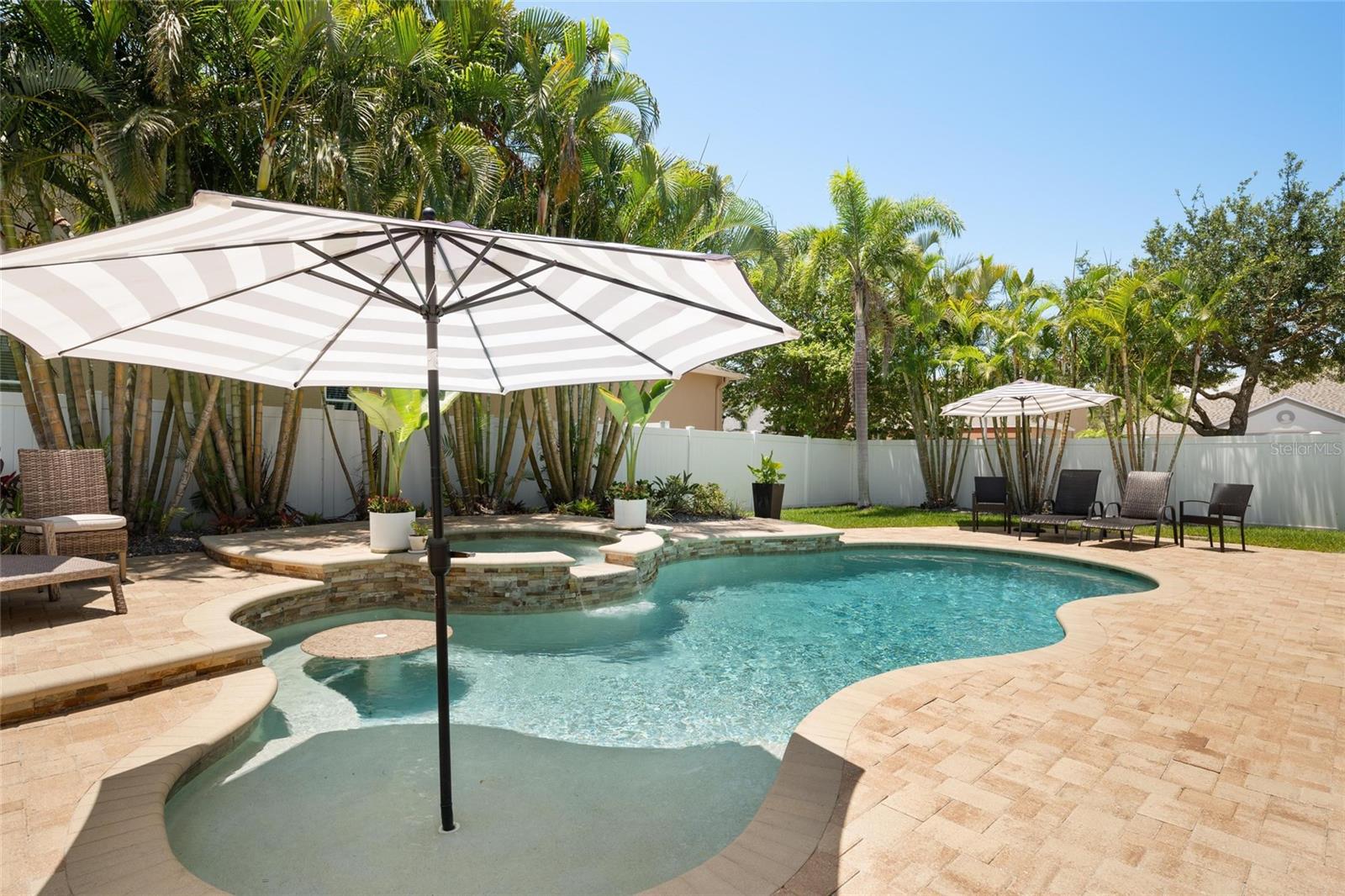 Listing photo id 32 for 13180 Kensington Isle Way