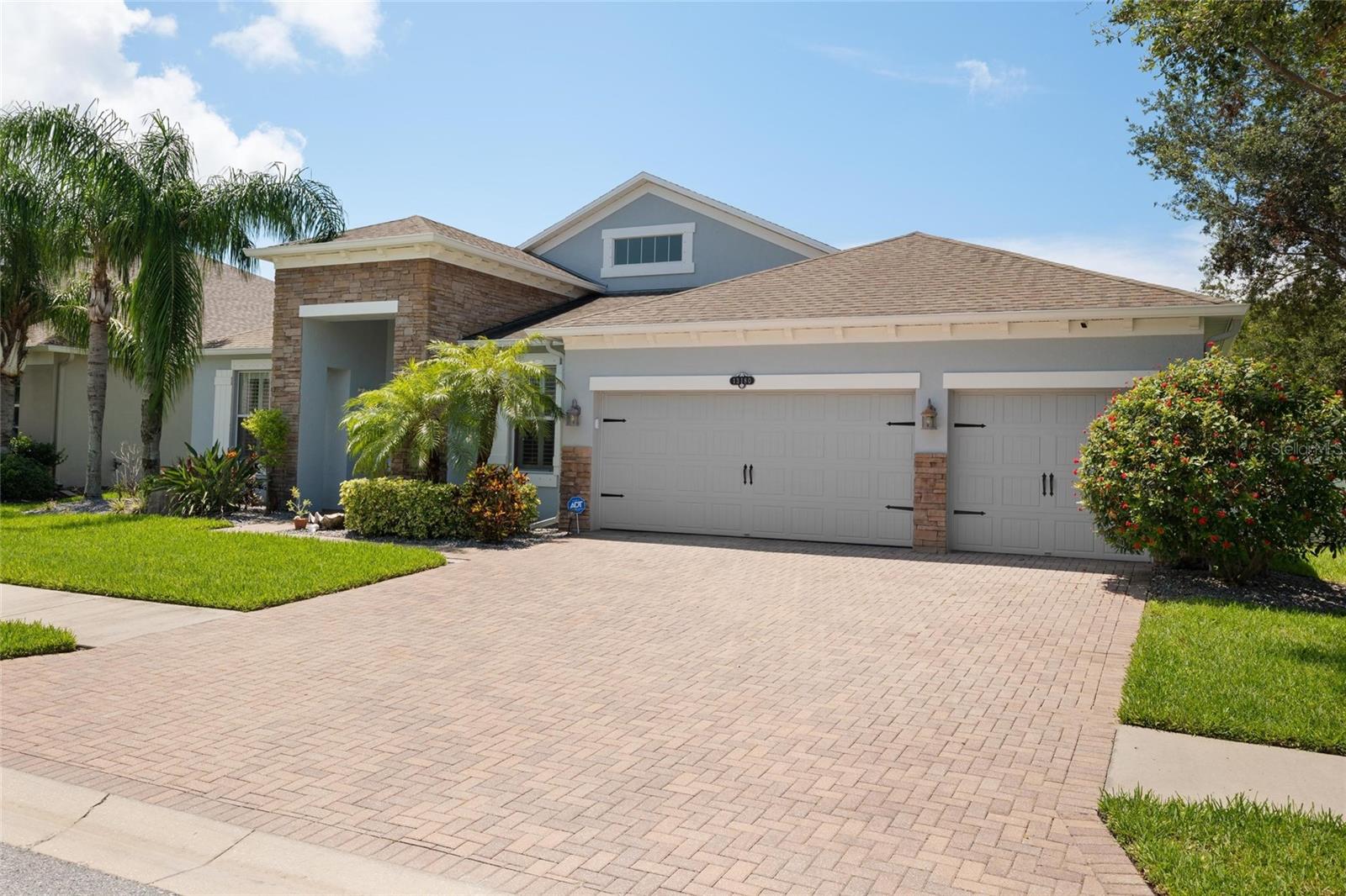 Listing photo id 2 for 13180 Kensington Isle Way