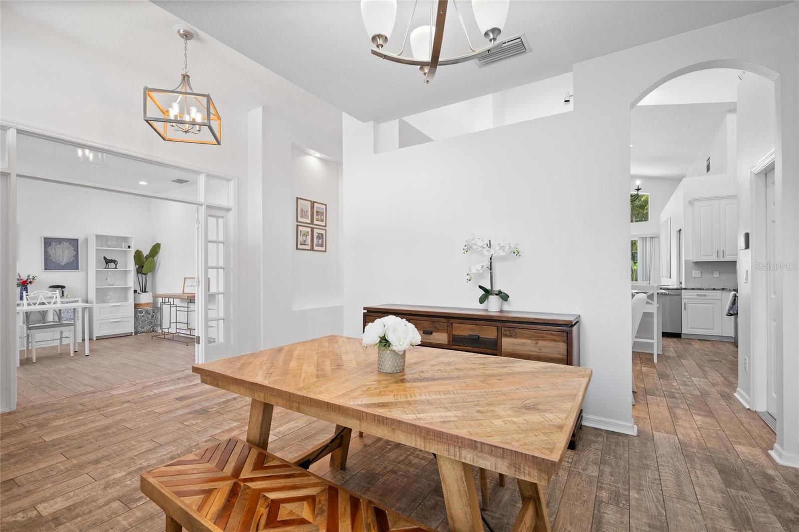 Listing photo id 4 for 13180 Kensington Isle Way