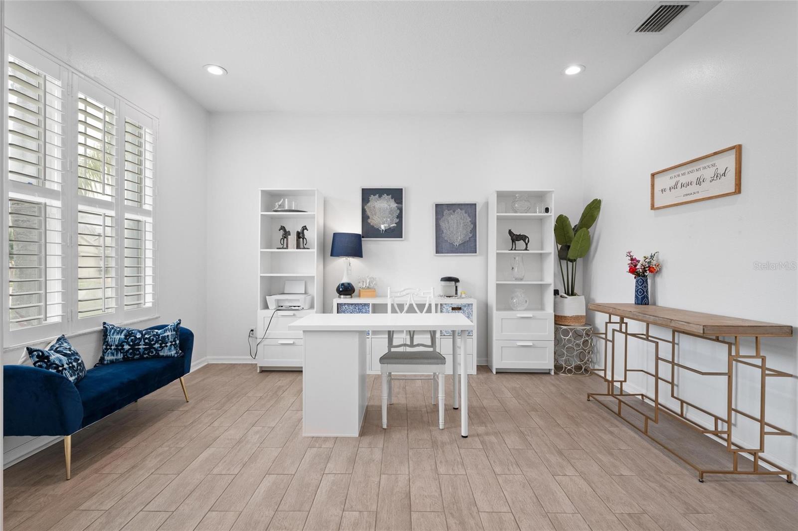 Listing photo id 7 for 13180 Kensington Isle Way