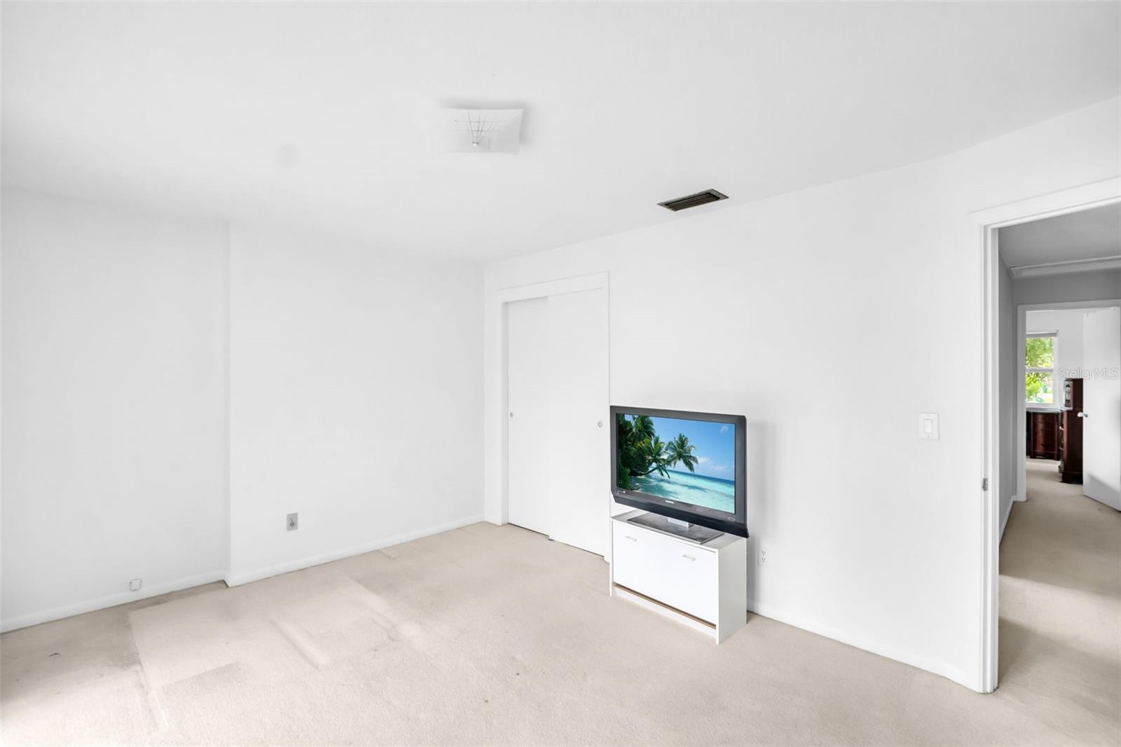 Image 15 of 52 For 7398 Windsor Lane