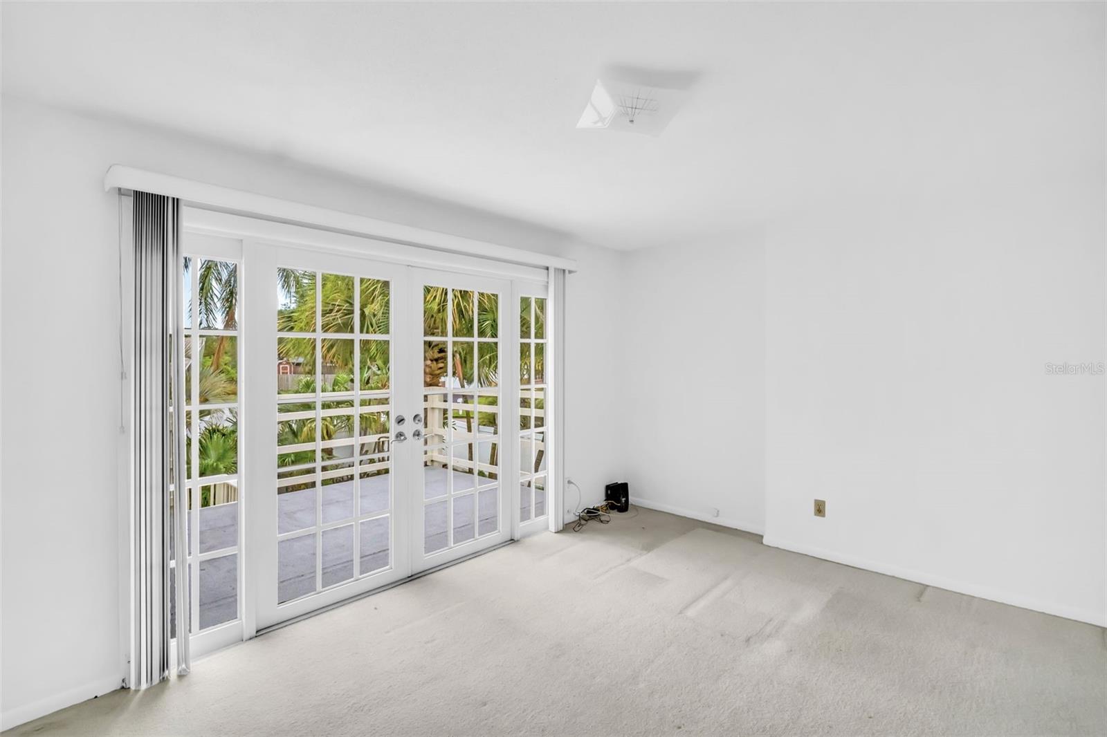 Image 16 of 52 For 7398 Windsor Lane
