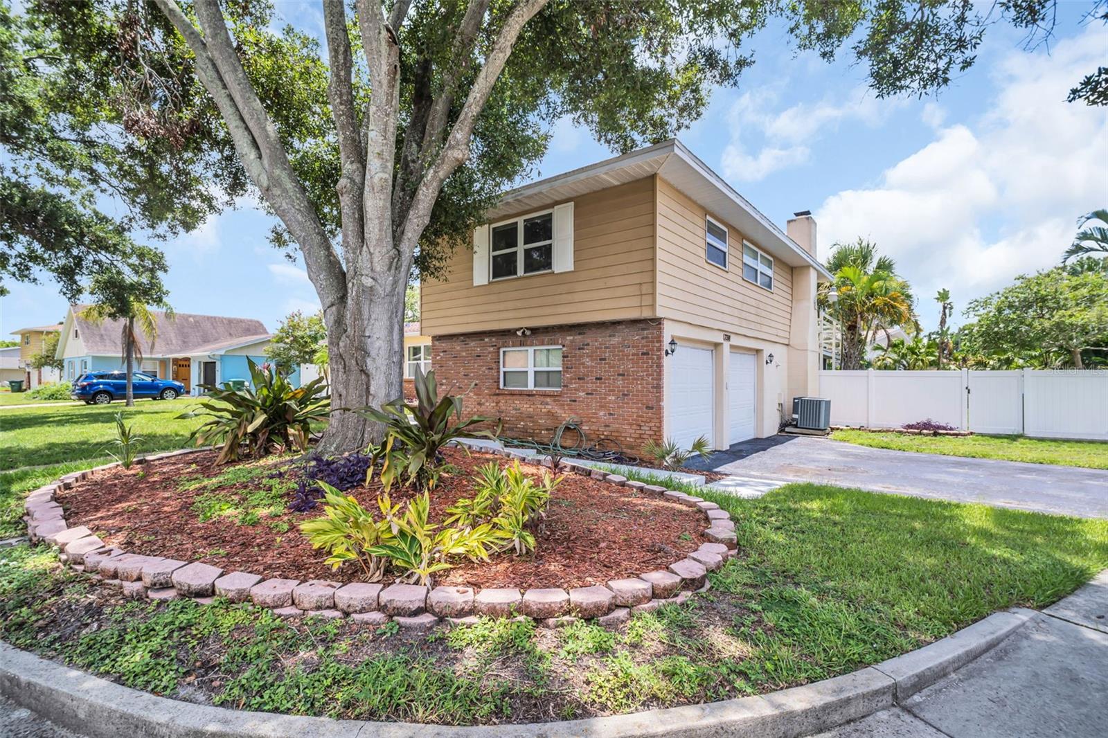 Image 2 of 52 For 7398 Windsor Lane