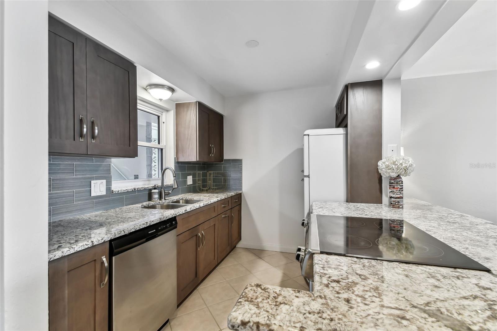 Image 21 of 93 For 800 Madonna Boulevard 2
