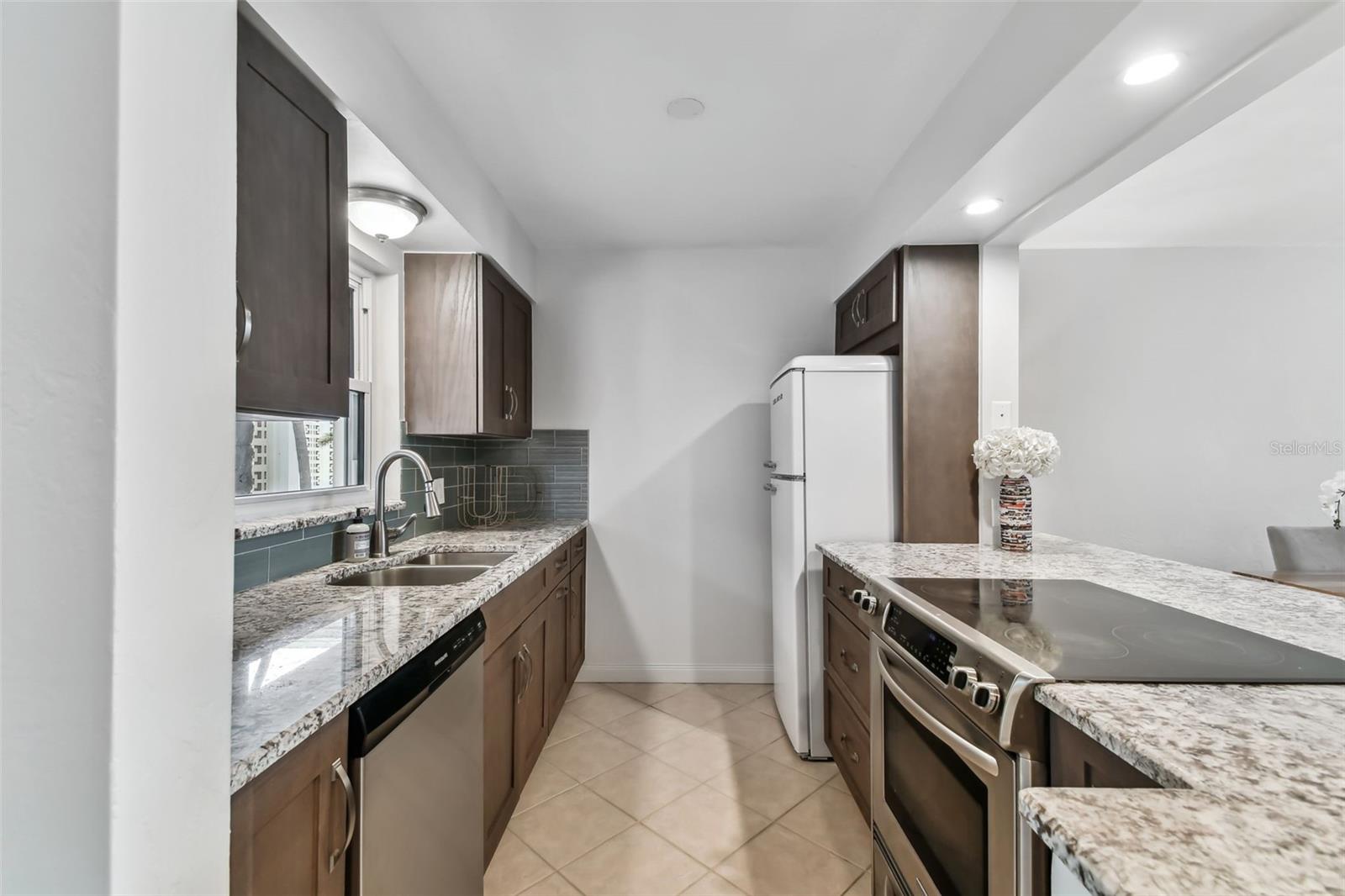 Image 22 of 93 For 800 Madonna Boulevard 2