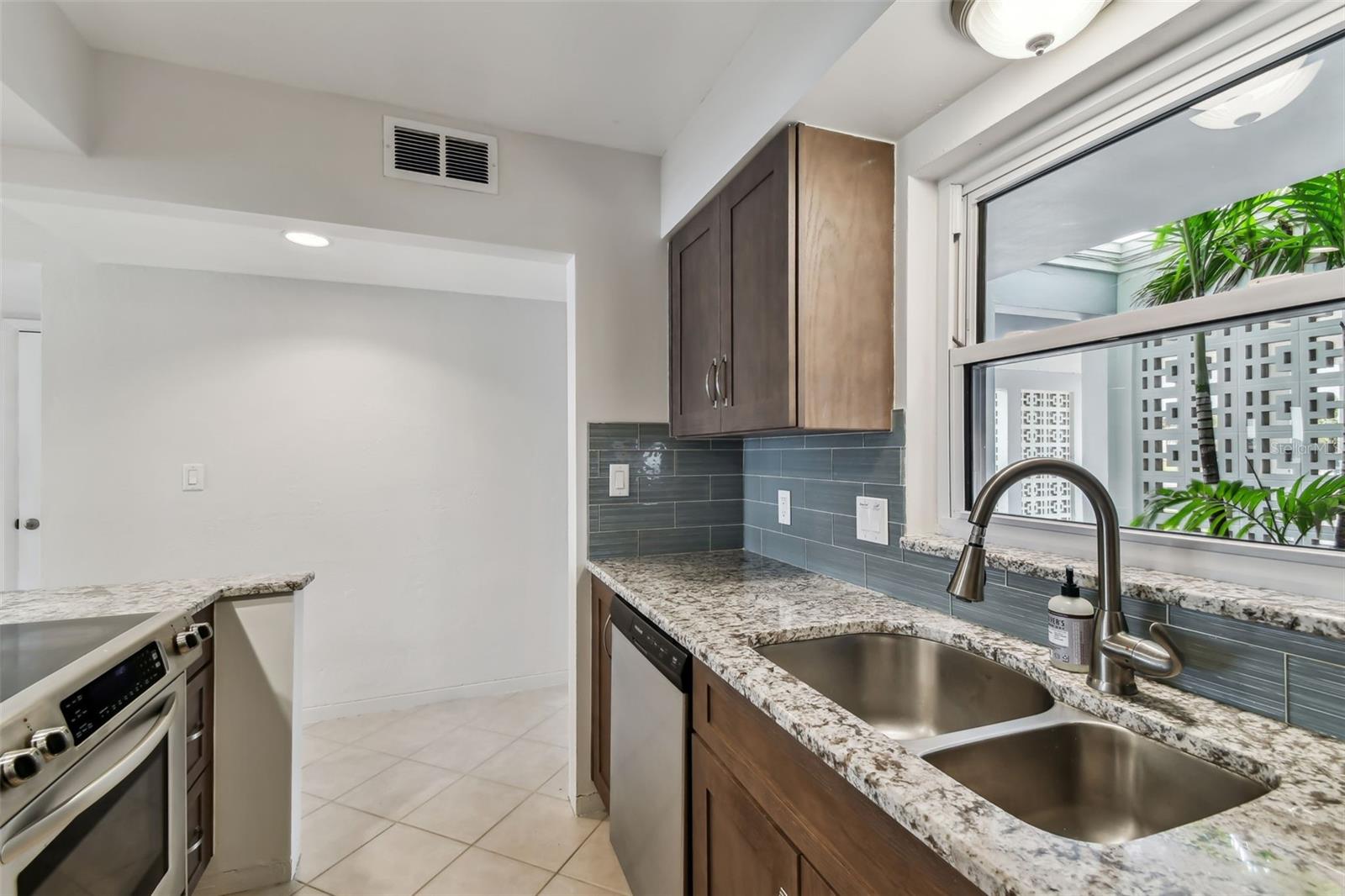 Image 25 of 93 For 800 Madonna Boulevard 2