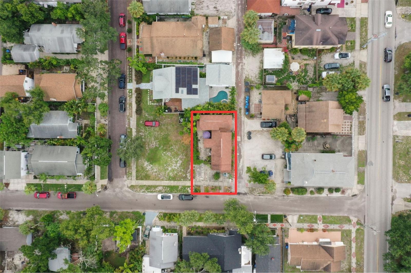 Image 10 of 12 For 917 Dartmoor Street N