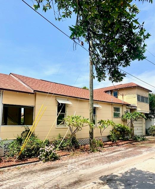 Image 3 of 12 For 917 Dartmoor Street N