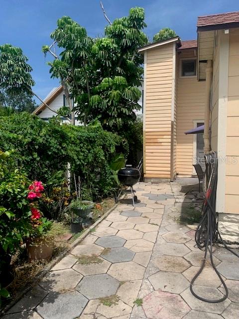 Image 4 of 12 For 917 Dartmoor Street N