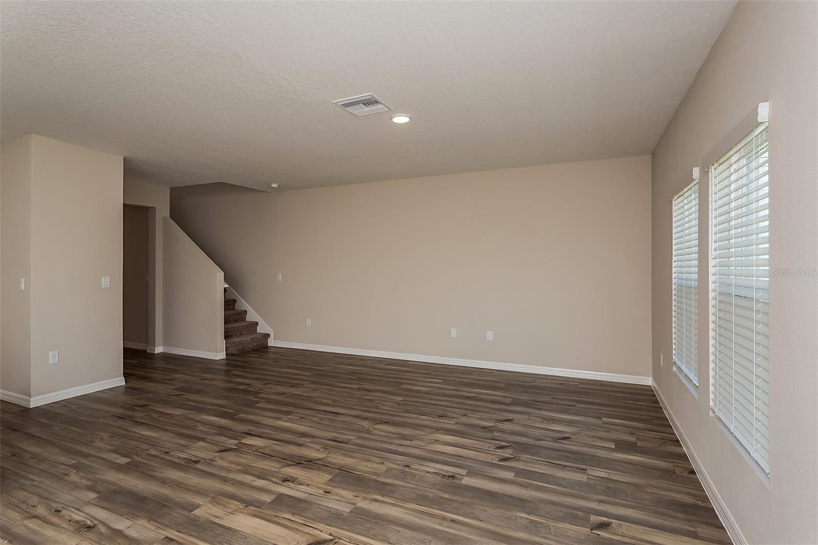 Image 11 of 22 For 758 Ambleside Drive