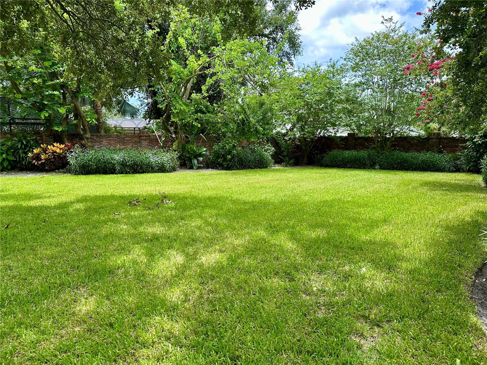 Image 17 of 59 For 4405 Meadowwood Way