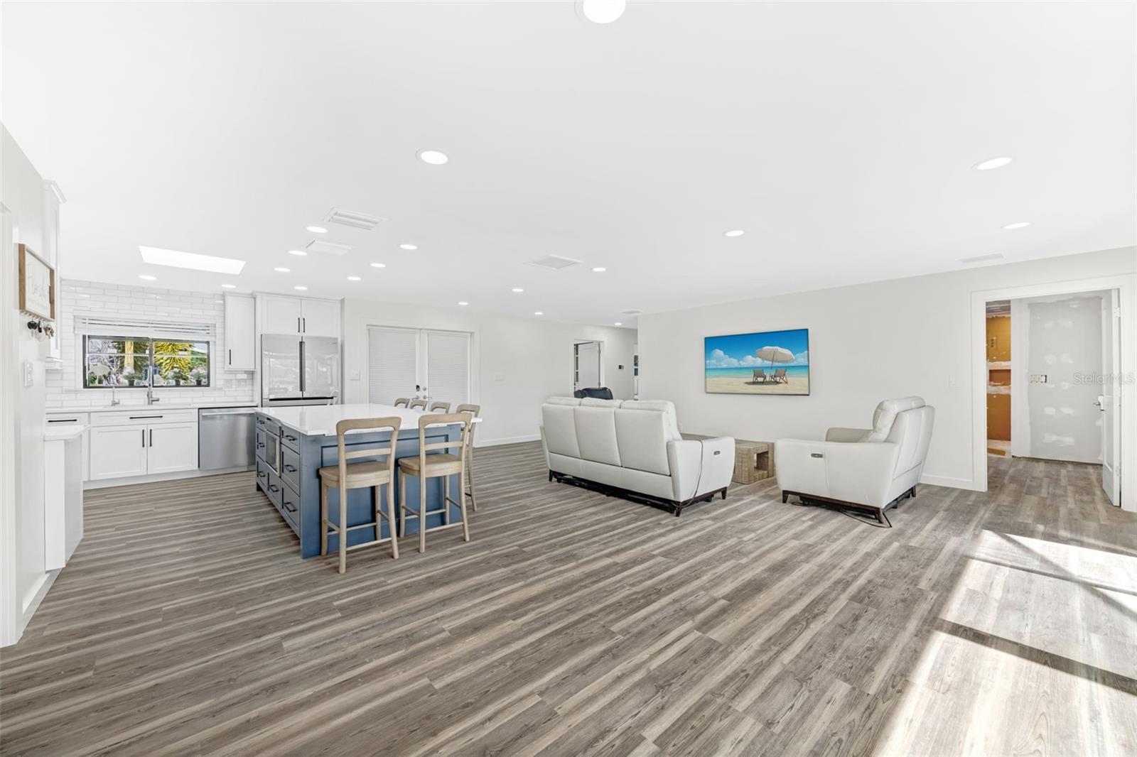 Image 16 of 72 For 74 Windward Island