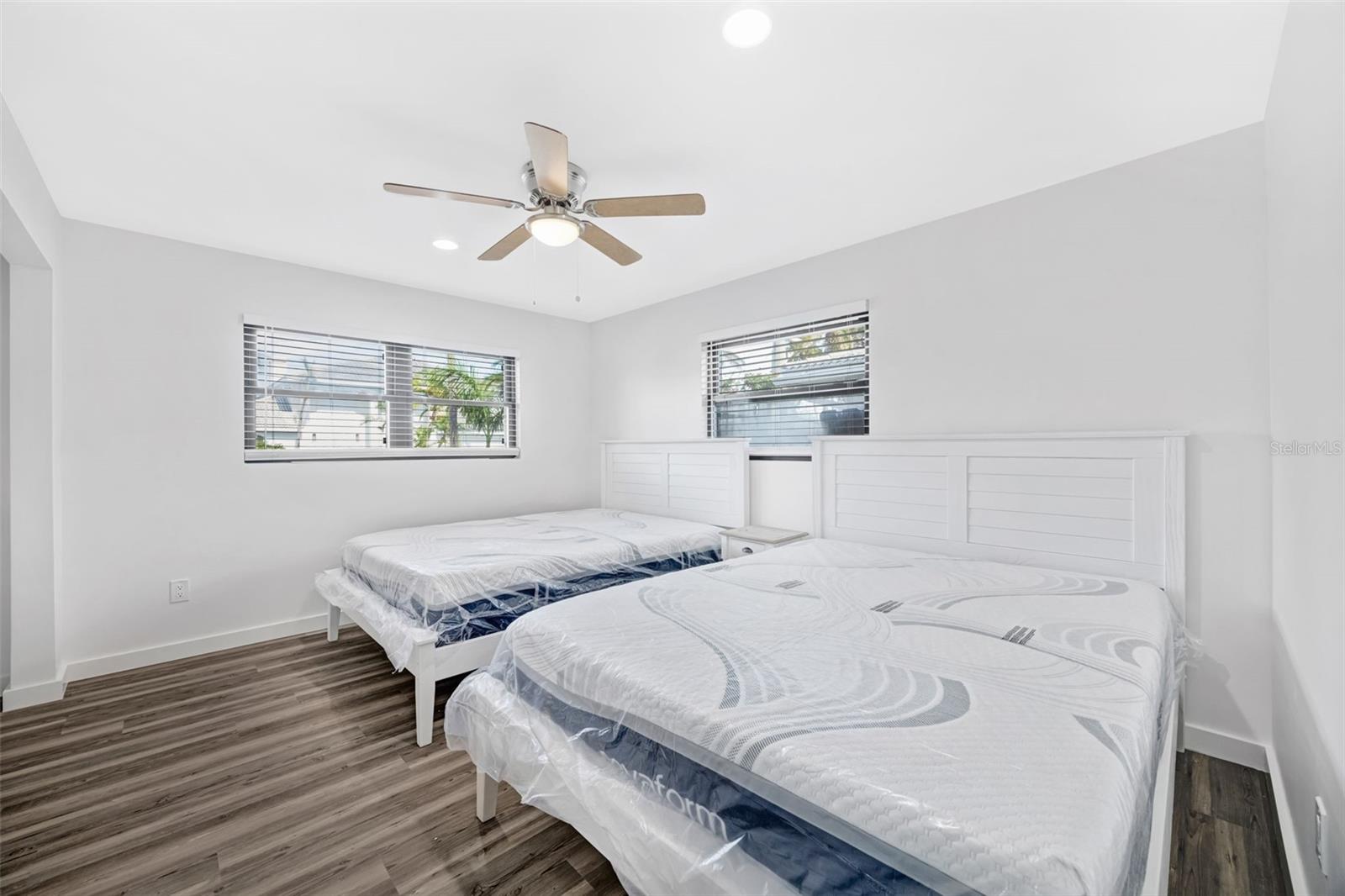 Image 37 of 72 For 74 Windward Island