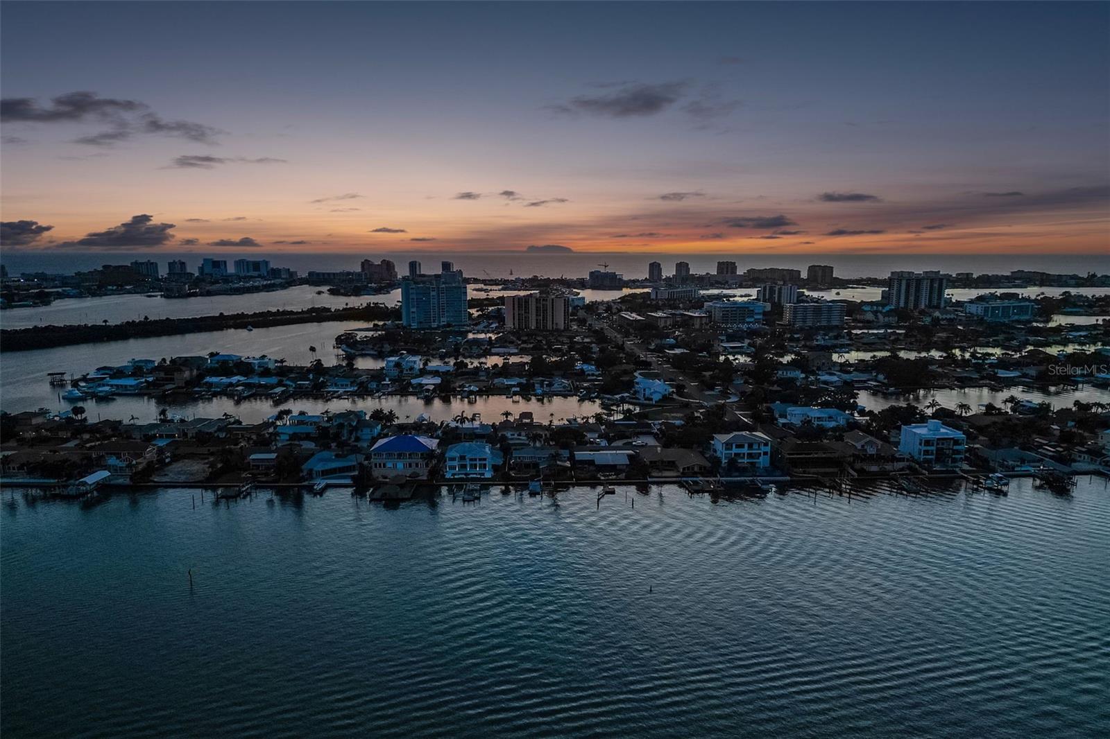 Image 4 of 72 For 74 Windward Island