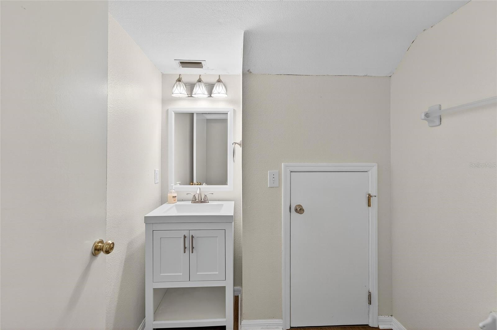 Image 10 of 49 For 10807 Keys Gate Drive