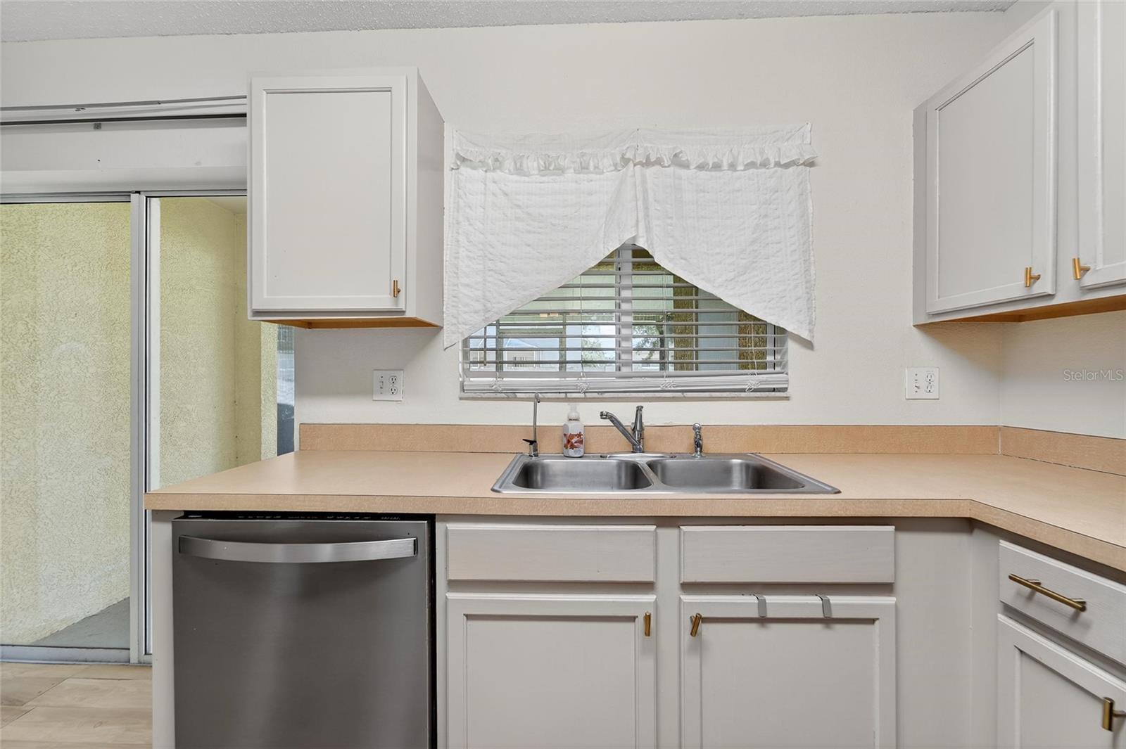 Image 16 of 49 For 10807 Keys Gate Drive