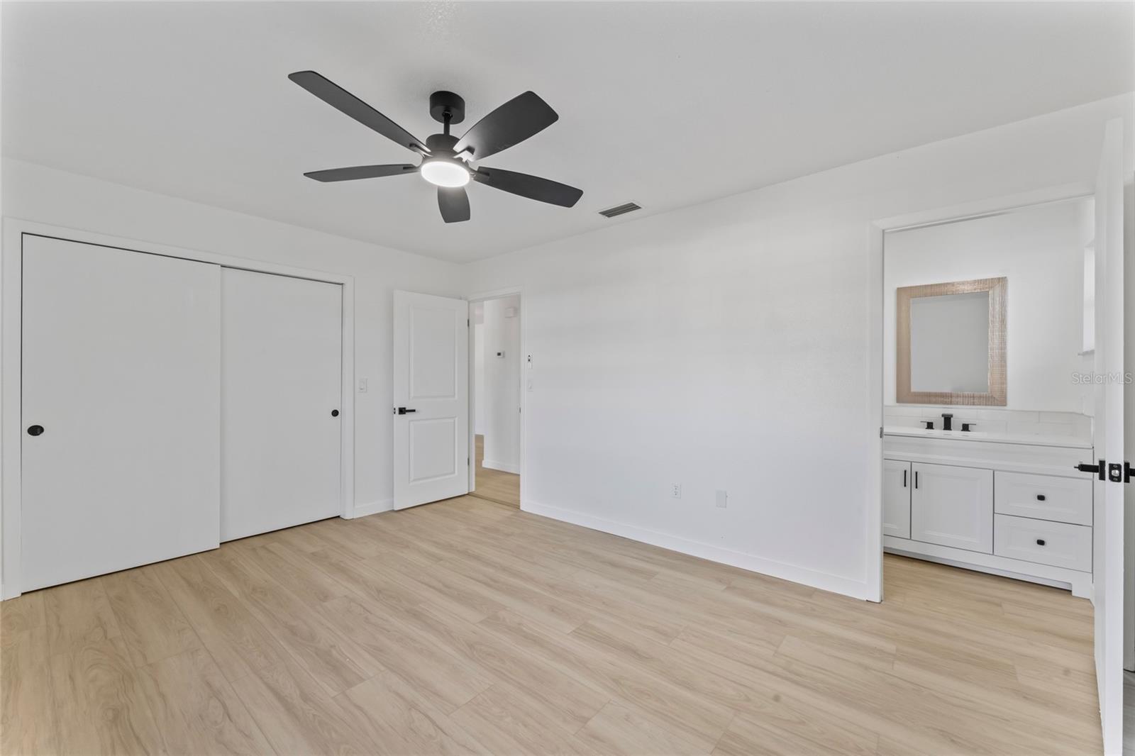 Image 10 of 31 For 7826 Kinross Drive