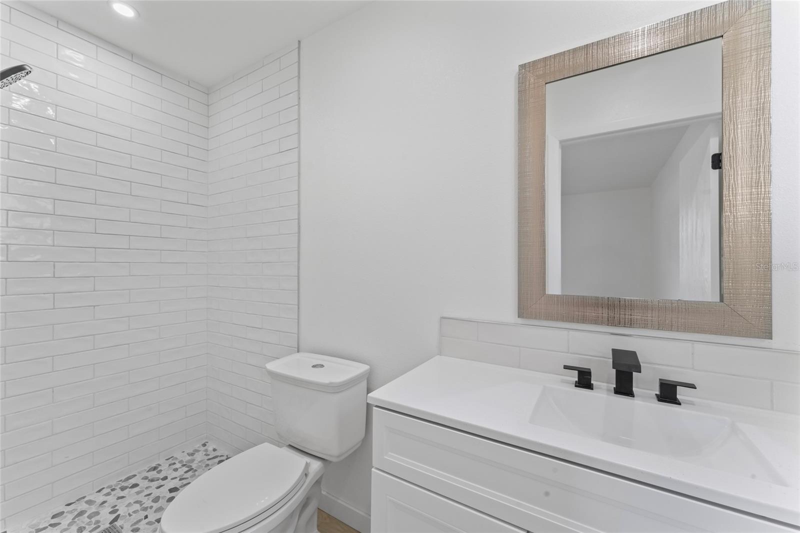 Image 11 of 31 For 7826 Kinross Drive