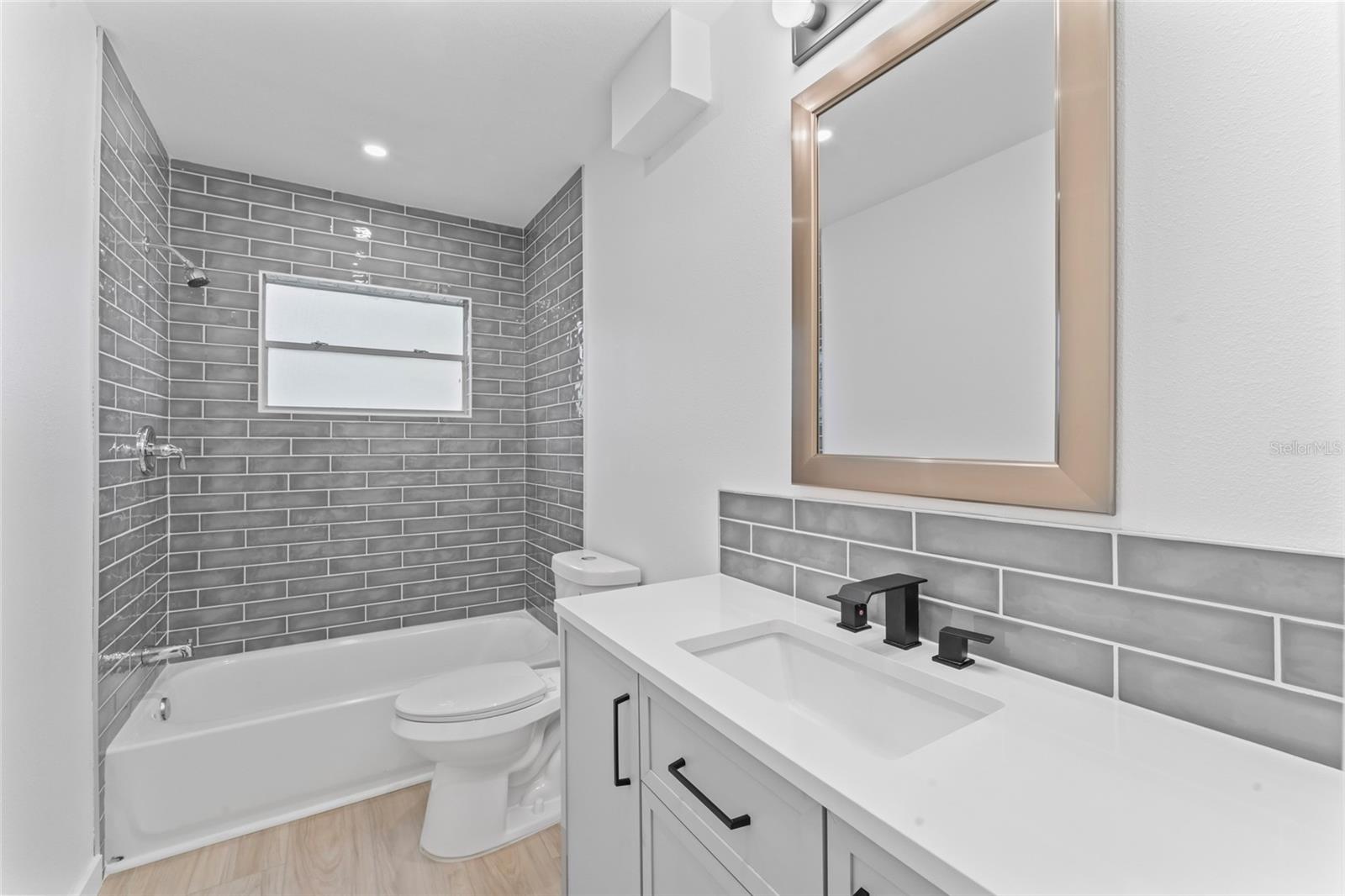 Image 13 of 31 For 7826 Kinross Drive