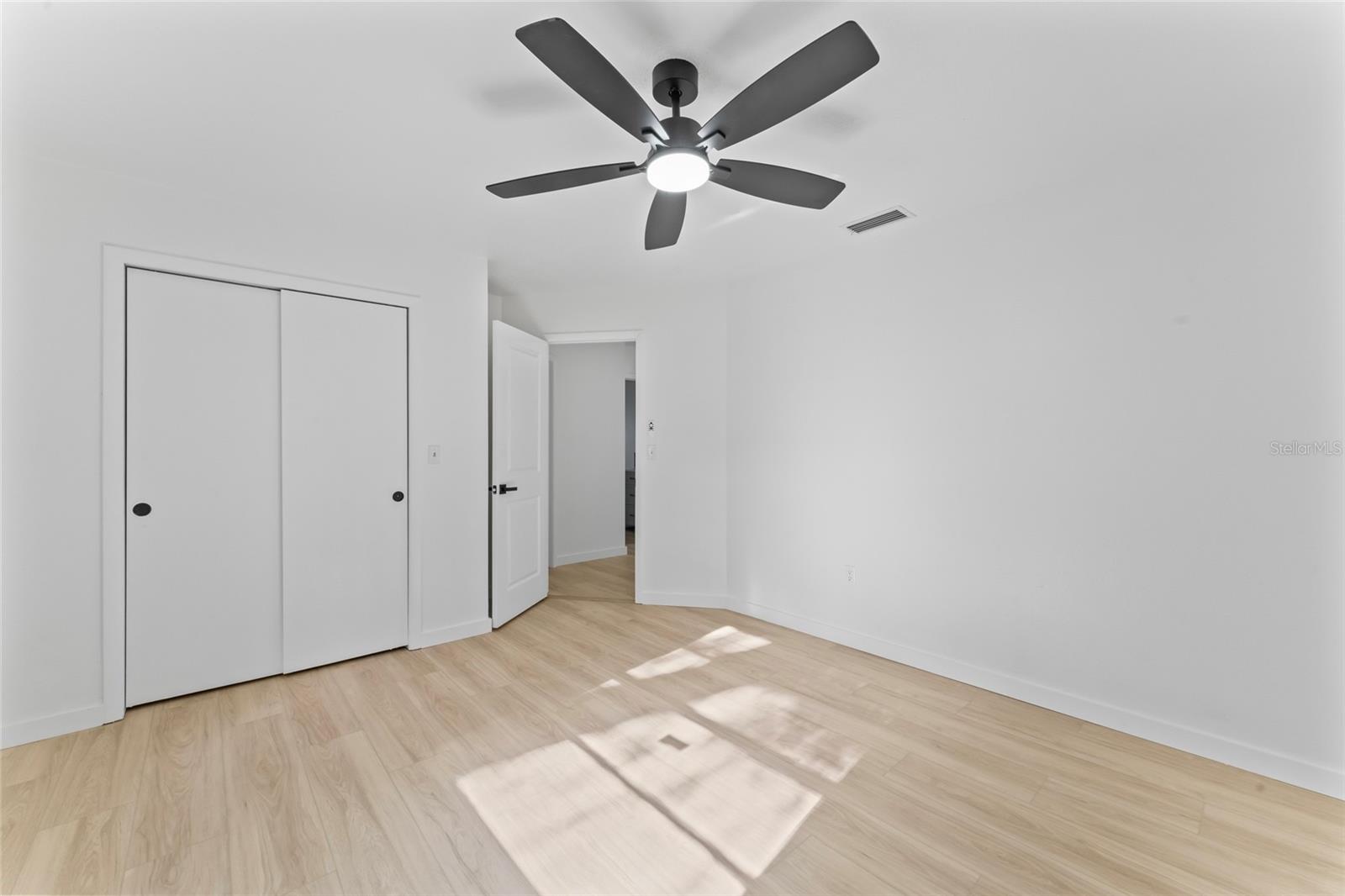 Image 16 of 31 For 7826 Kinross Drive