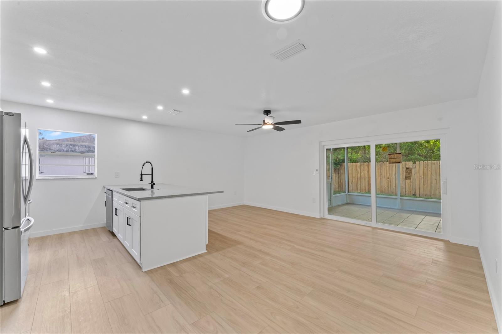 Image 18 of 31 For 7826 Kinross Drive