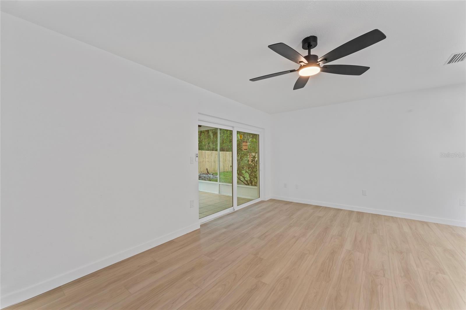 Image 22 of 31 For 7826 Kinross Drive