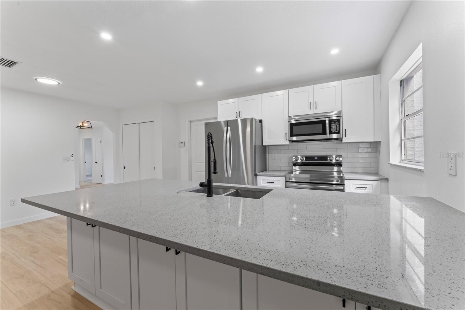 Image 23 of 31 For 7826 Kinross Drive