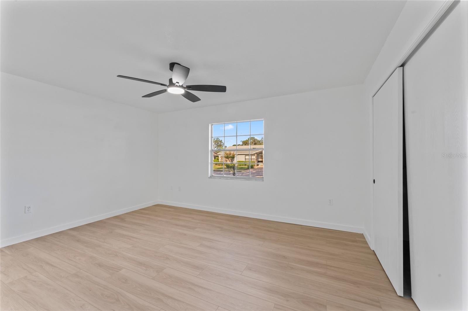 Image 9 of 31 For 7826 Kinross Drive