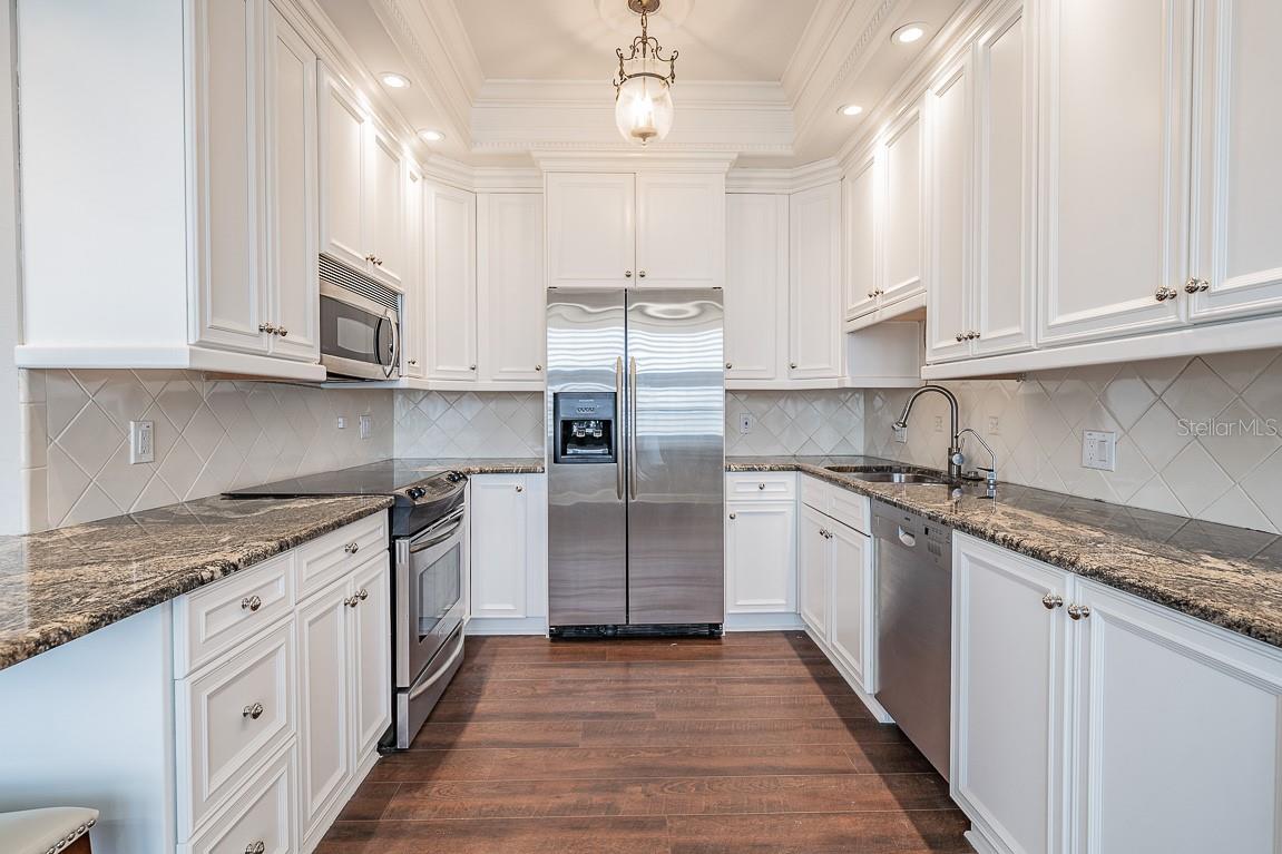 Image 11 of 29 For 2109 Bayshore Boulevard 801
