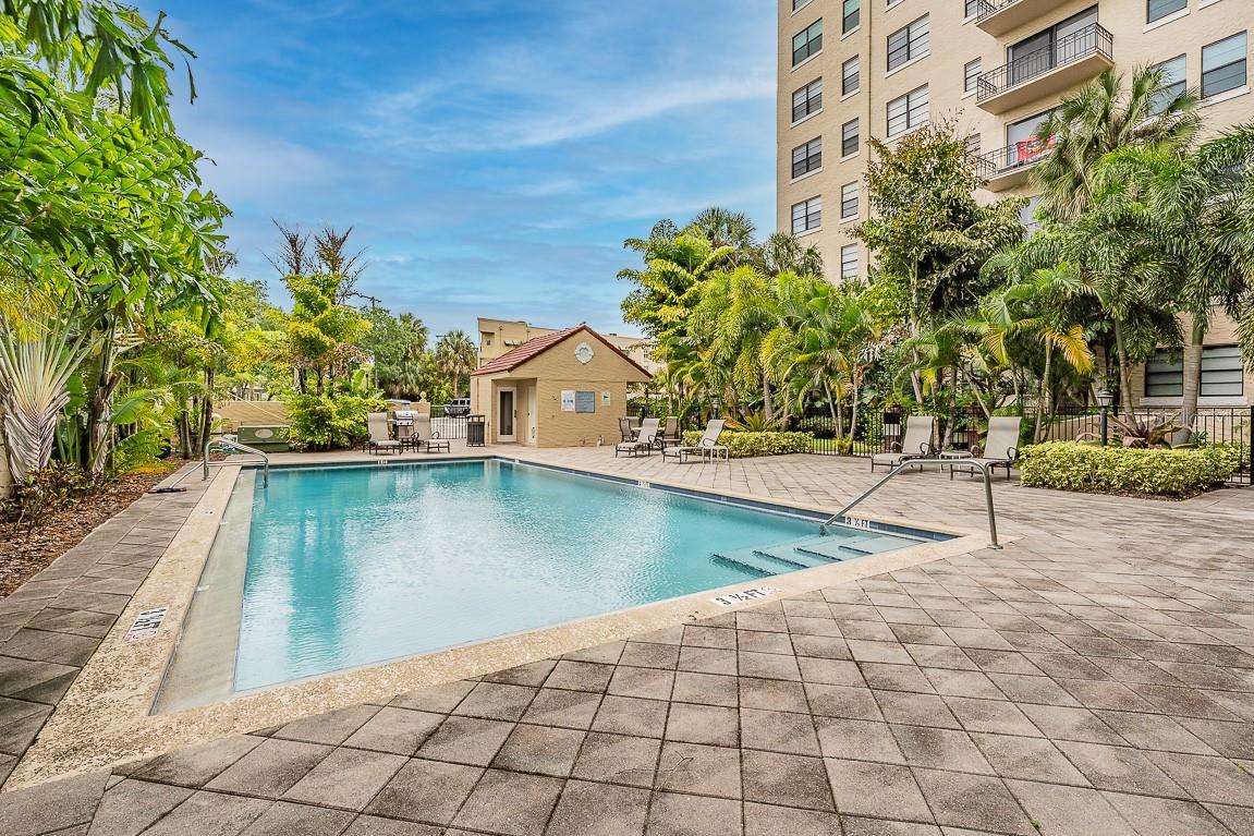 Image 27 of 29 For 2109 Bayshore Boulevard 801