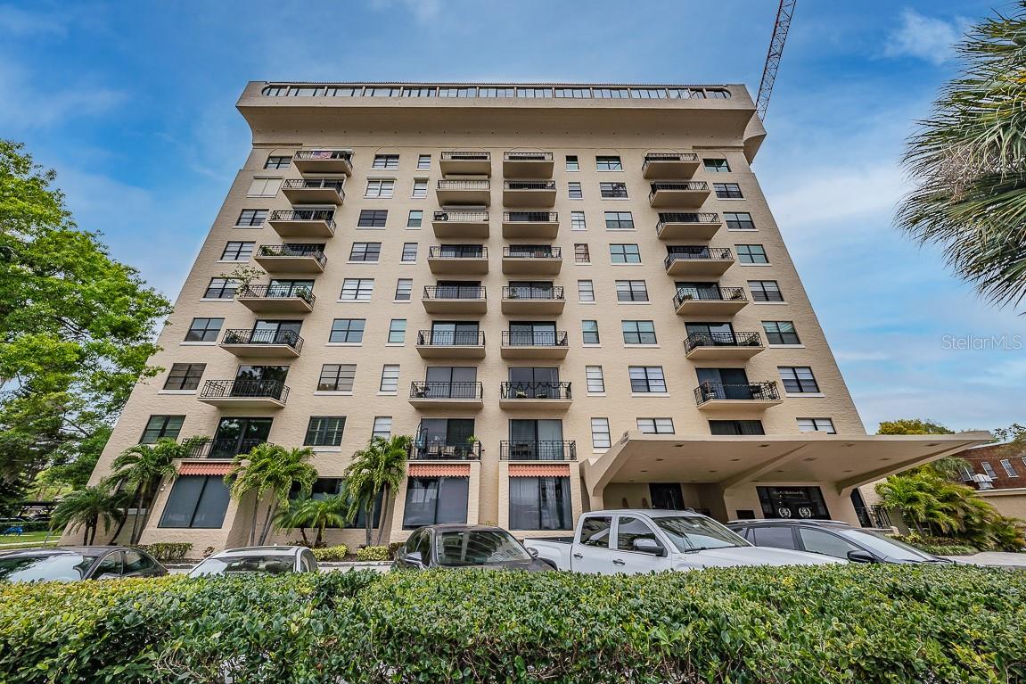 Image 3 of 29 For 2109 Bayshore Boulevard 801
