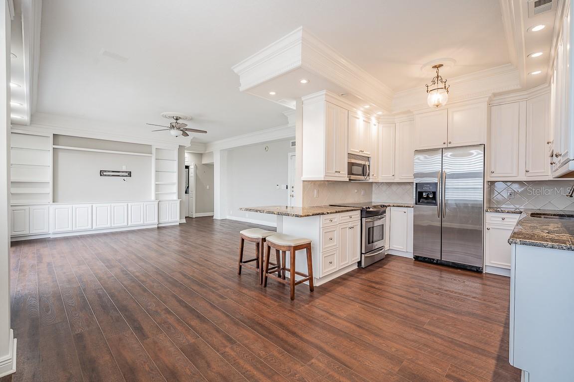 Image 8 of 29 For 2109 Bayshore Boulevard 801