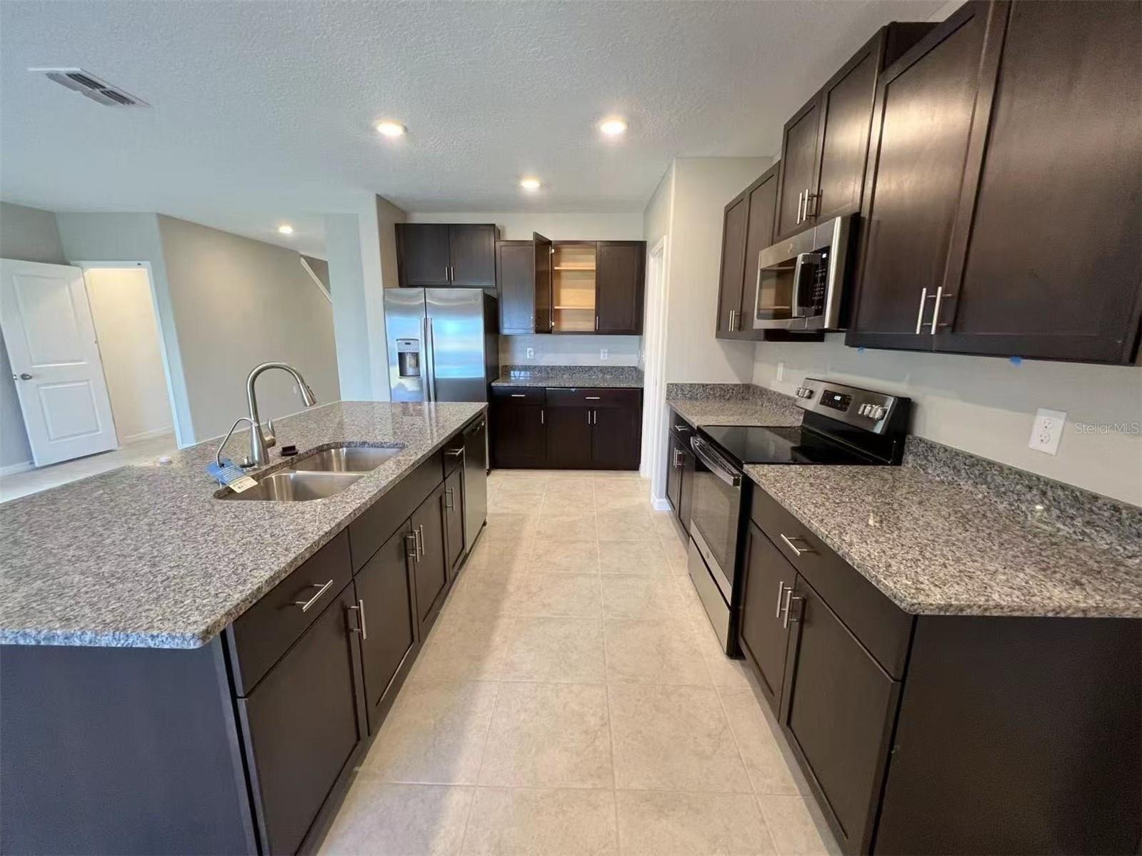 Image 4 of 19 For 15621 Spice Key Street