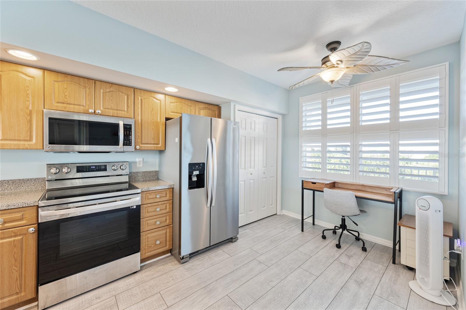 Image 7 of 32 For 1200 Country Club Drive 6402