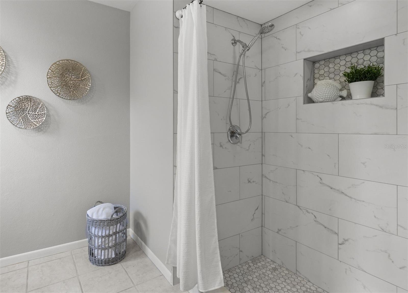 Image 24 of 50 For 2967 Somersworth Drive