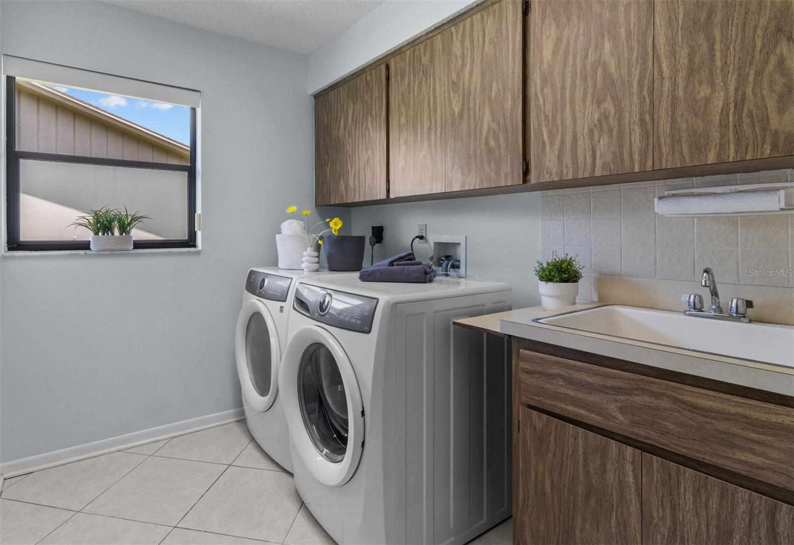 Image 30 of 50 For 2967 Somersworth Drive