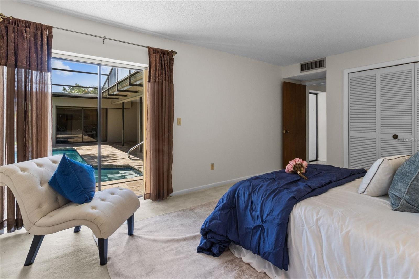 Image 32 of 50 For 2967 Somersworth Drive