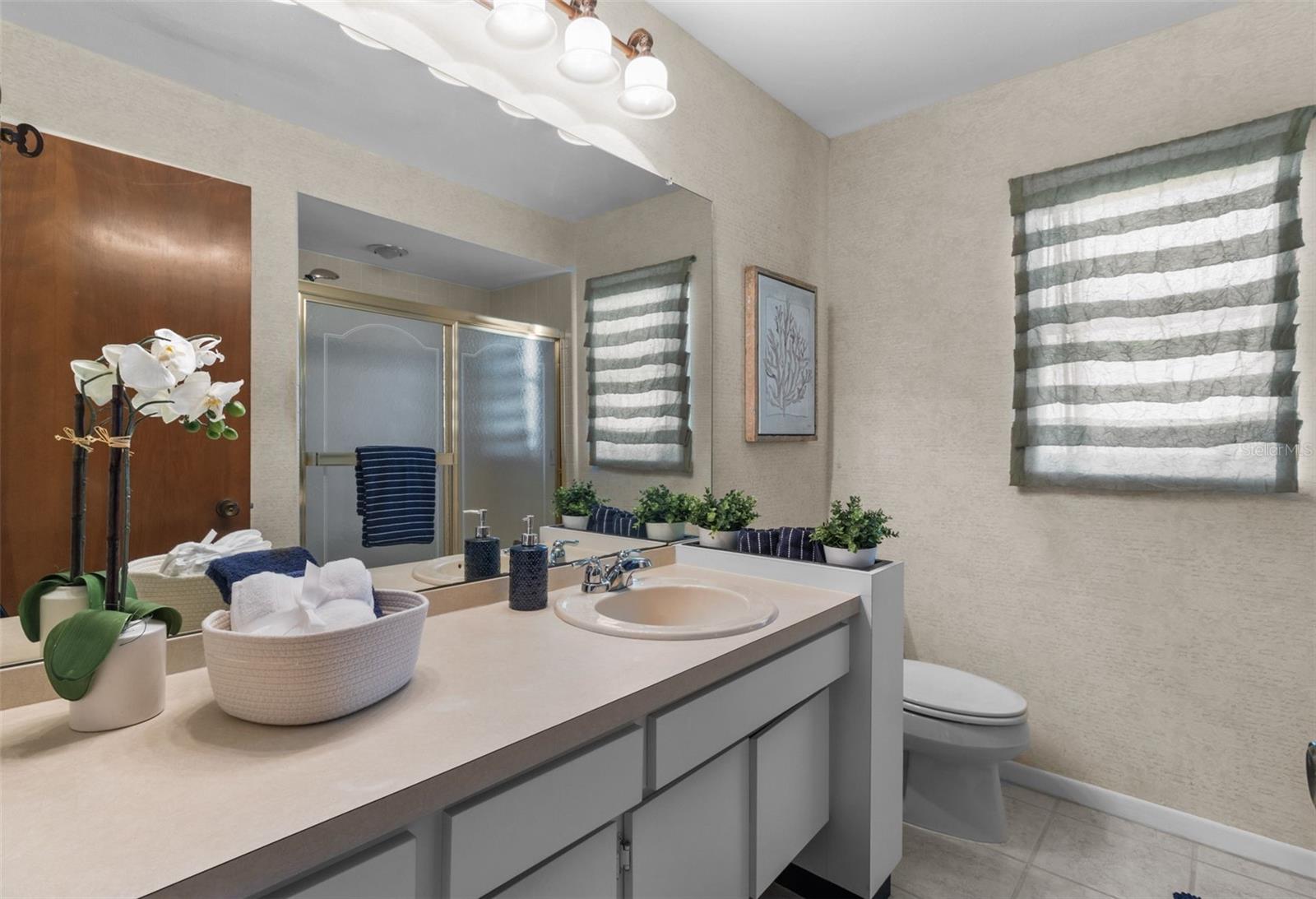 Image 33 of 50 For 2967 Somersworth Drive