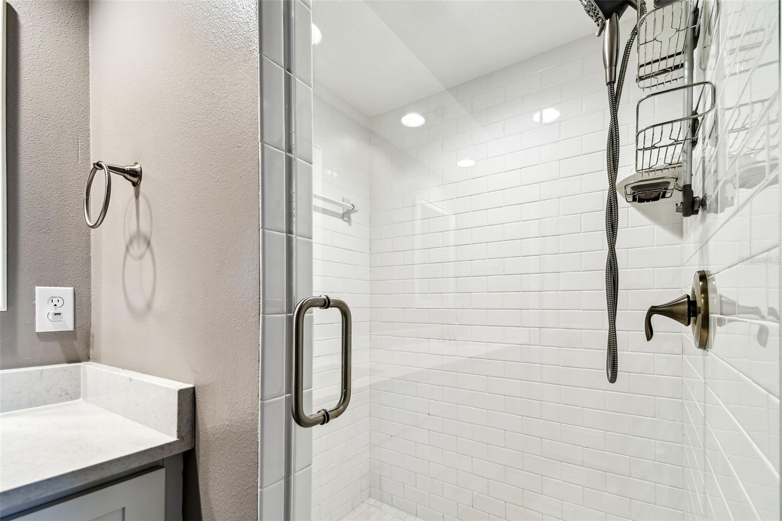 Image 33 of 94 For 960 Starkey Road 8204