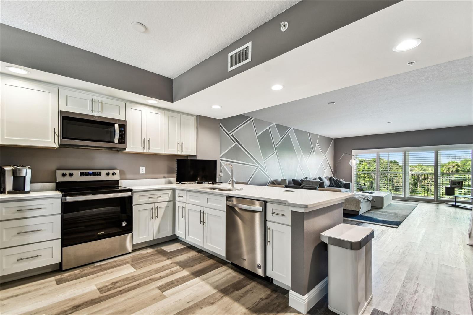 Image 6 of 94 For 960 Starkey Road 8204
