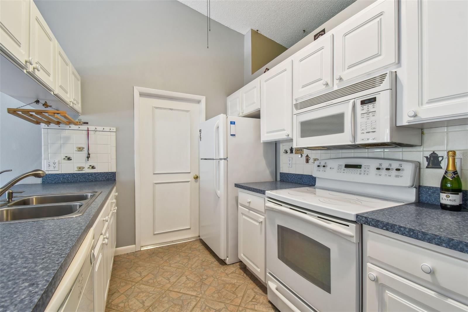 Image 10 of 41 For 2200 Marshall Drive