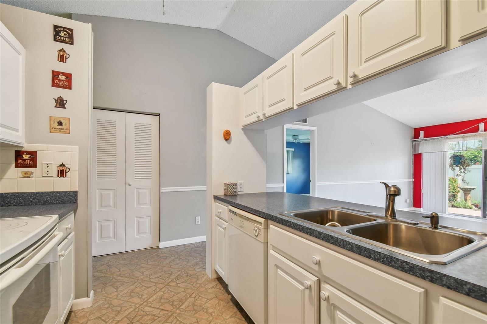 Image 12 of 41 For 2200 Marshall Drive