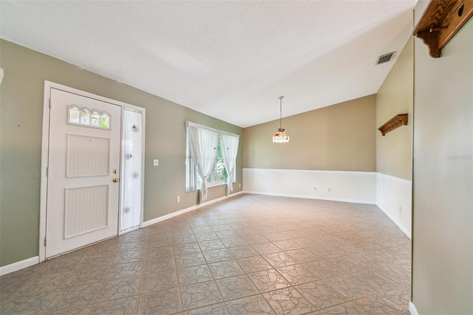 Image 5 of 41 For 2200 Marshall Drive