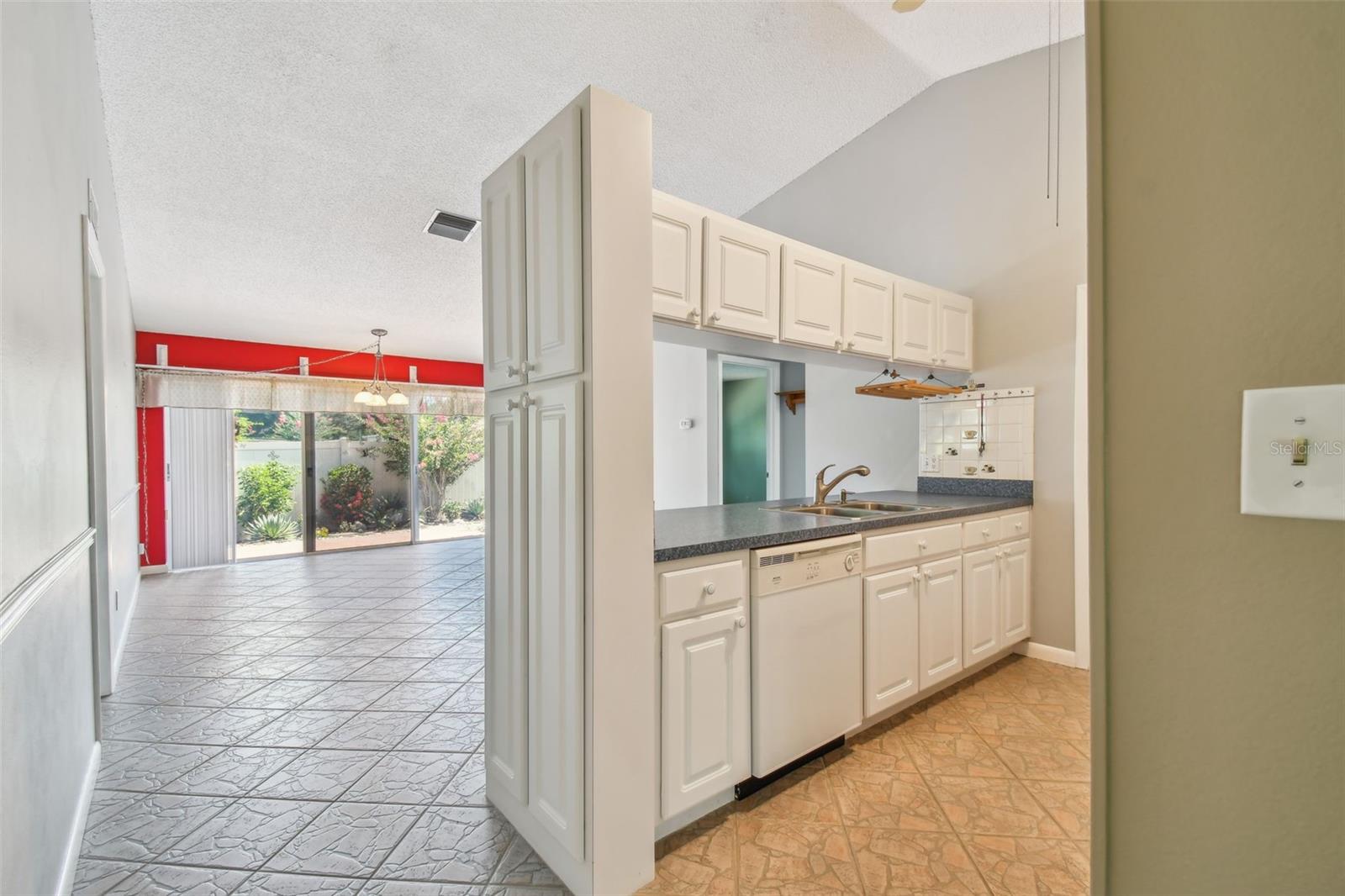 Image 7 of 41 For 2200 Marshall Drive