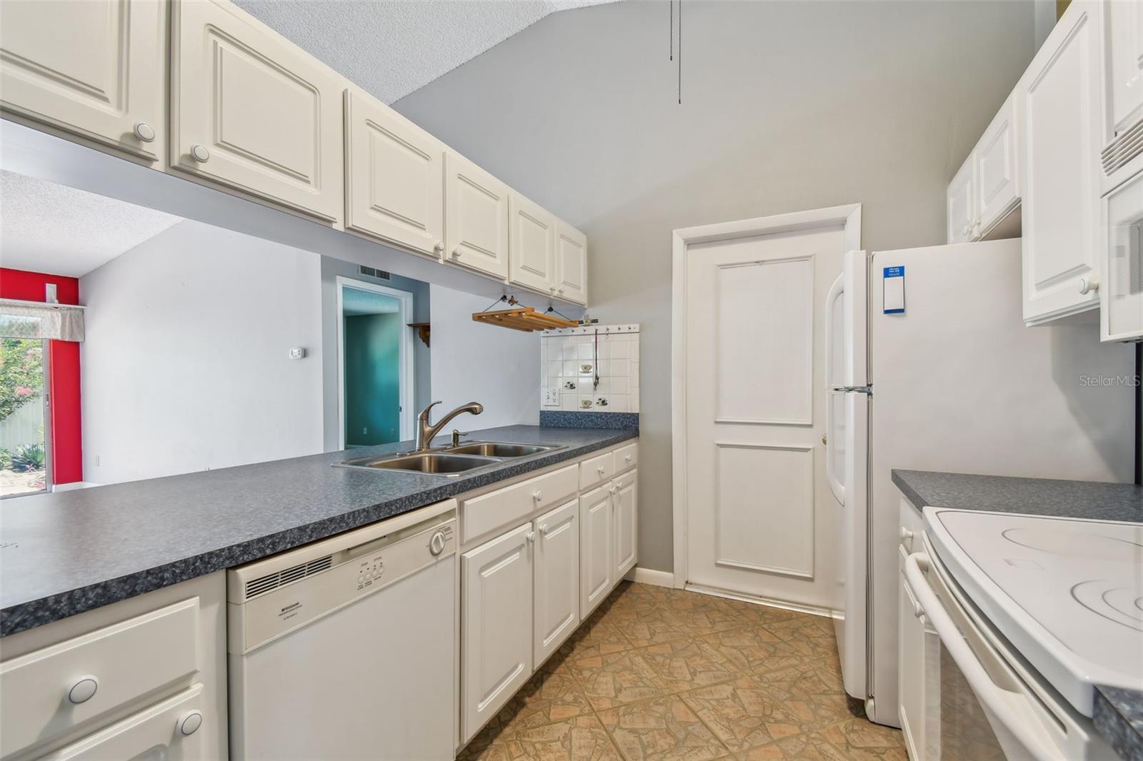 Image 8 of 41 For 2200 Marshall Drive