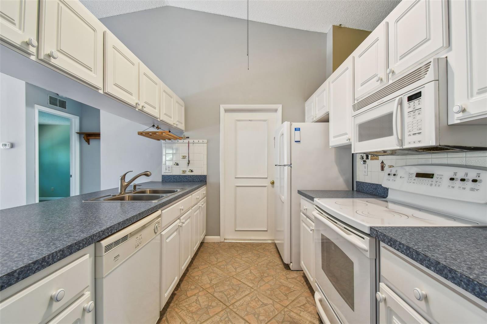 Image 9 of 41 For 2200 Marshall Drive