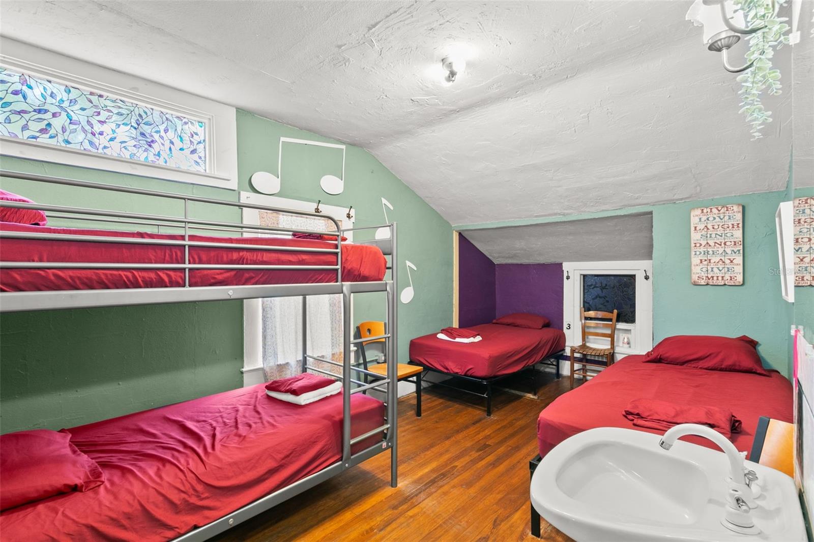 Image 13 of 45 For 3109 Ola Avenue