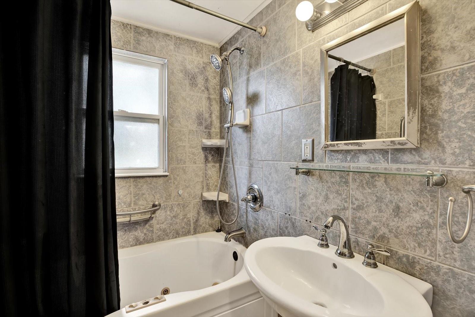 Listing photo id 8 for 18513 Dakota Road
